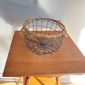 Wire Basket with Braided Rim